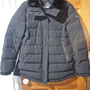 Women's Black Puffer Jacket with Faux Fur Trim